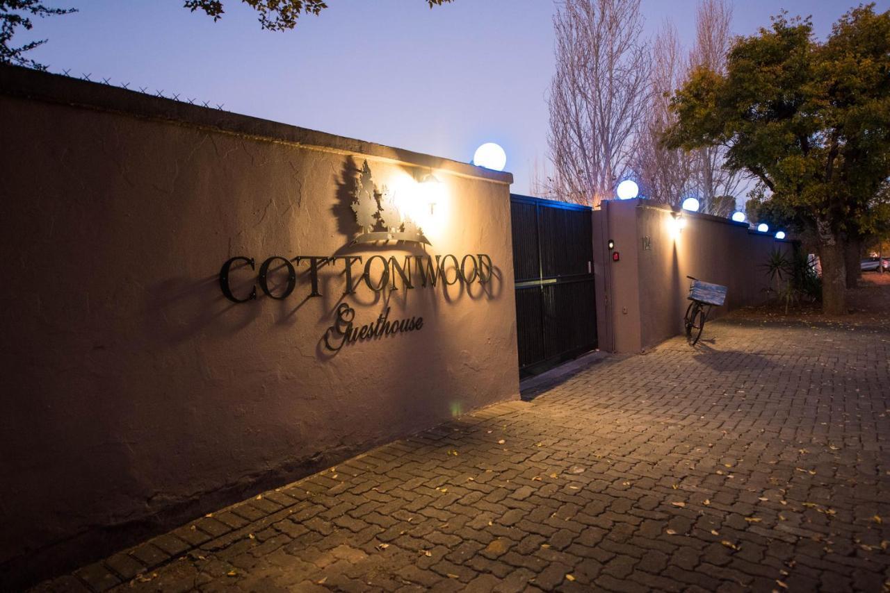Cottonwood Guesthouse Oasis ブルームフォンテーン エクステリア 写真