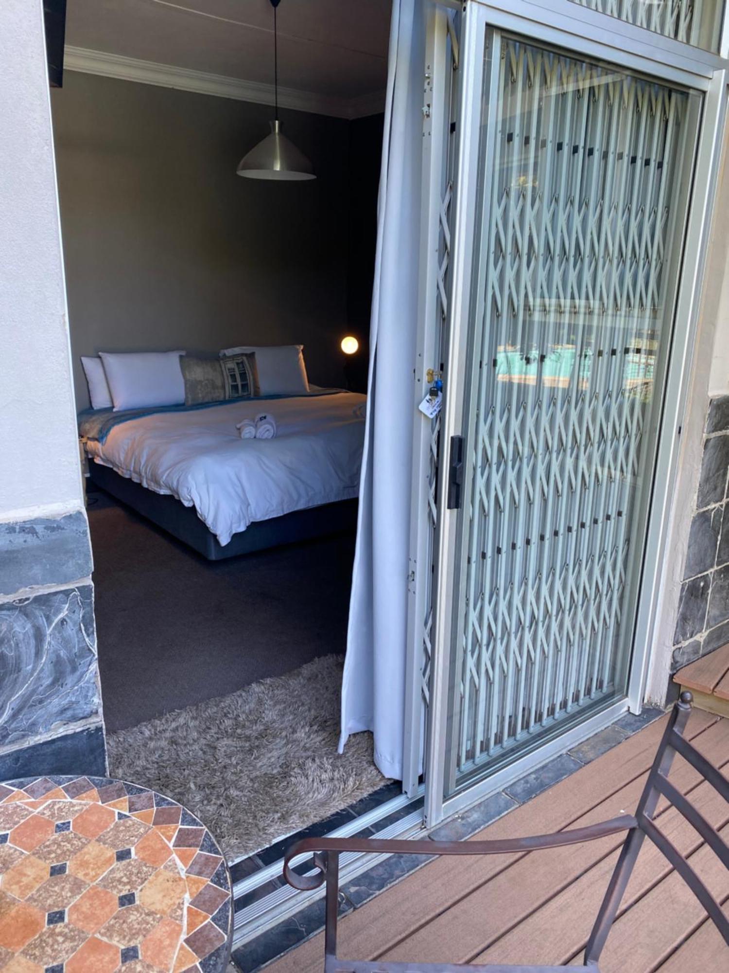 Cottonwood Guesthouse Oasis ブルームフォンテーン エクステリア 写真